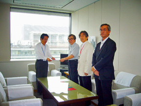 日本建築士事務所協会連合会 トップページ 新着情報 建築設計関連3団体会長が国土交通省へ 公共建築における適正な業務報酬の算定等に関連しての要望 を行いました サイトマップ 建築設計関連3団体会長が国土交通省へ 公共建築における適正な 日本建築士事務所協会連合会 トップページ 新着情報 建築設計関連3団体会長が国土交通省へ 公共建築における適正な業務報酬の算定等に関連しての要望 を行いました サイトマップ 建築設計関連3団体会長が国土交通省へ 公共建築における適正な